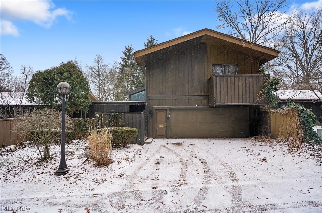 285 North Road NE Howland OH 44484