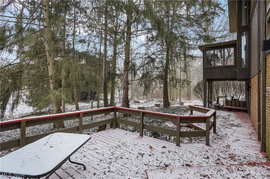 285 North Road NE Howland OH 44484