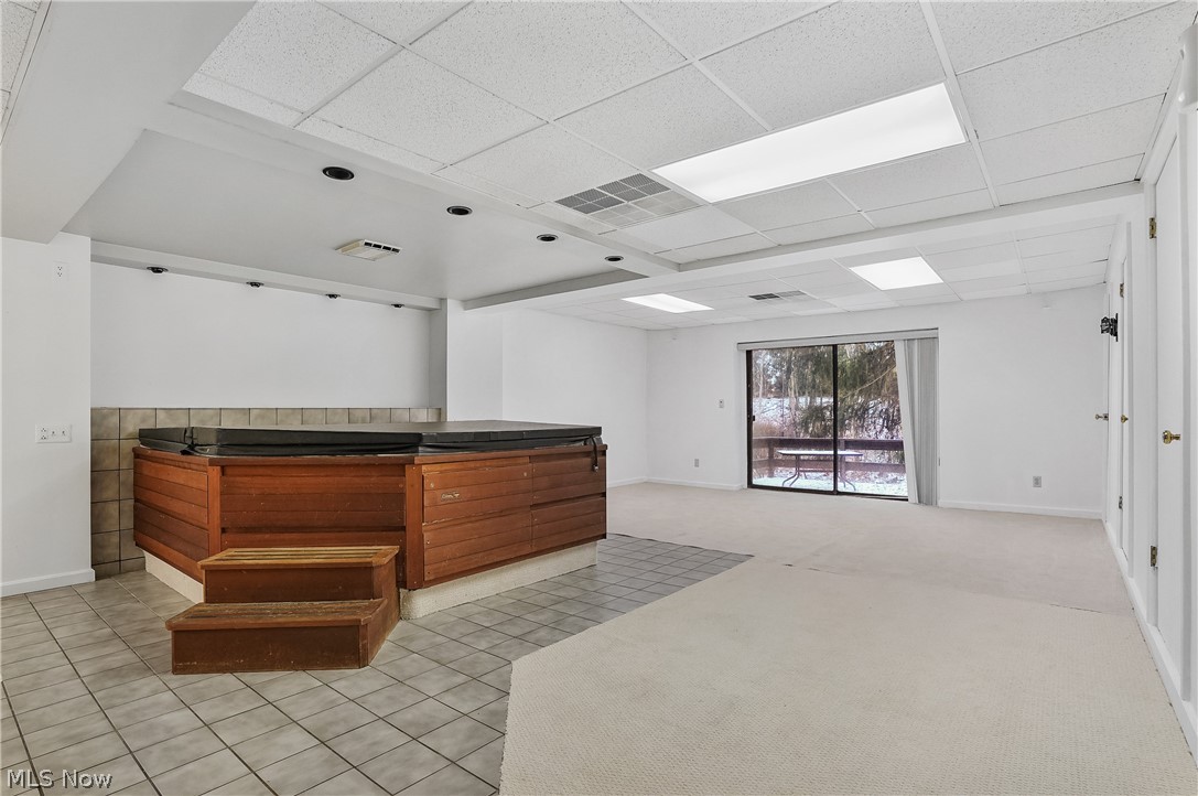 285 North Road NE Howland OH 44484