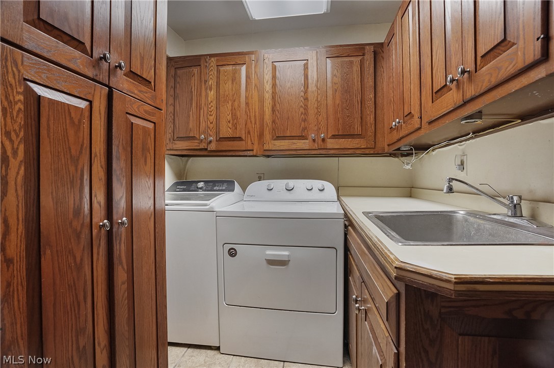285 North Road NE Howland OH 44484