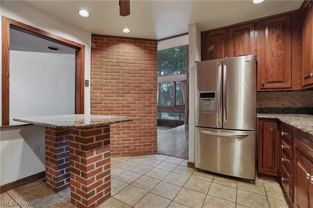 285 North Road NE Howland OH 44484