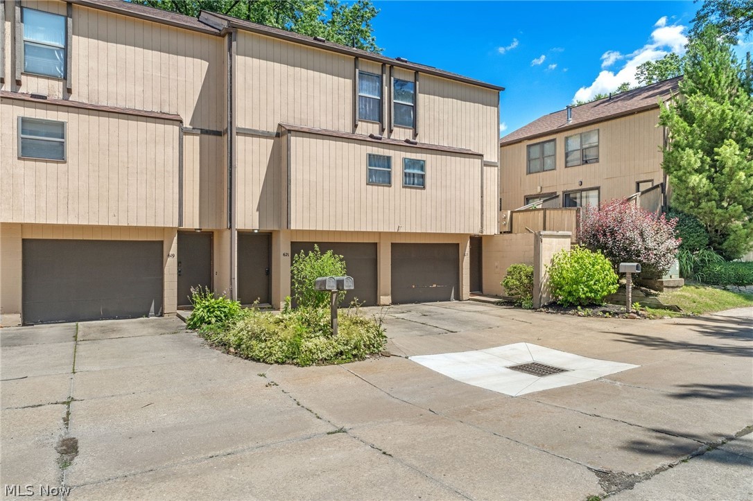 621 Center Avenue Cuyahoga Falls OH 44221