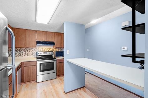 621 Center Avenue Cuyahoga Falls OH 44221
