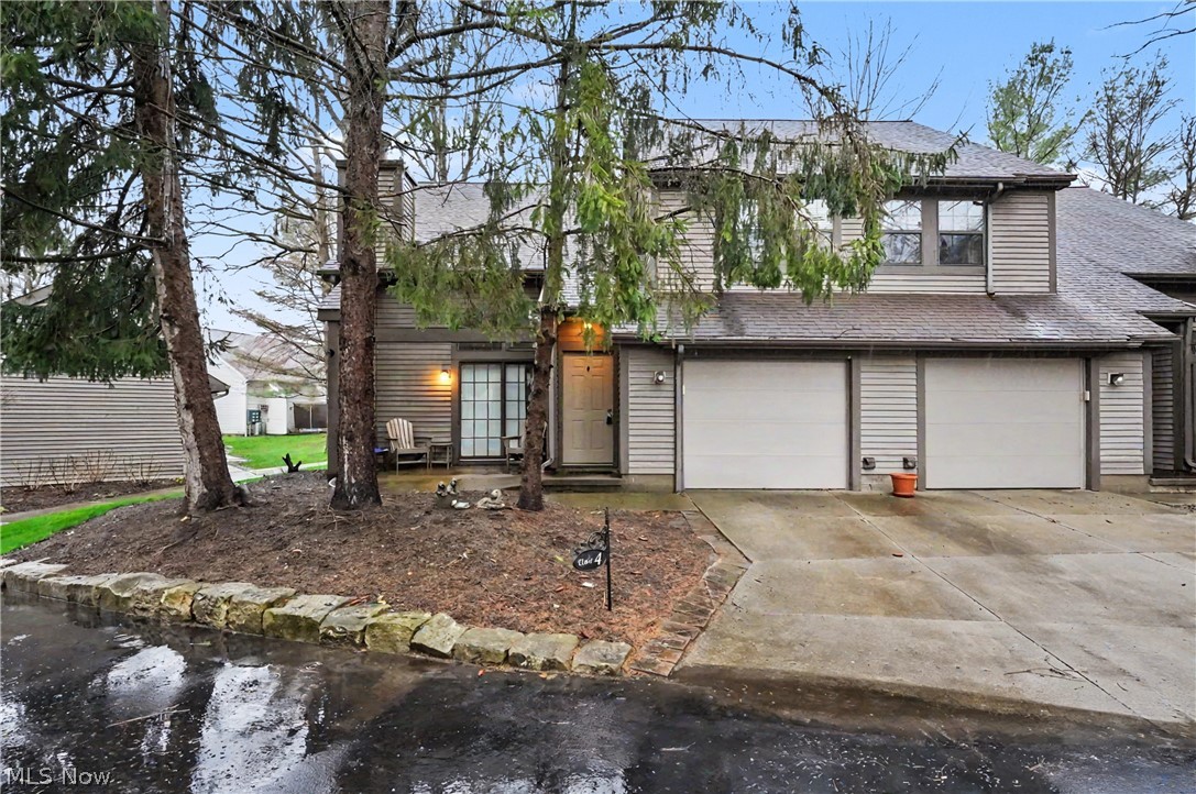 1323 Red Tail Hawk Court Youngstown OH 44512