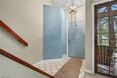 1323 Red Tail Hawk Court Youngstown OH 44512