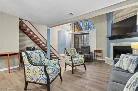 1323 Red Tail Hawk Court Youngstown OH 44512