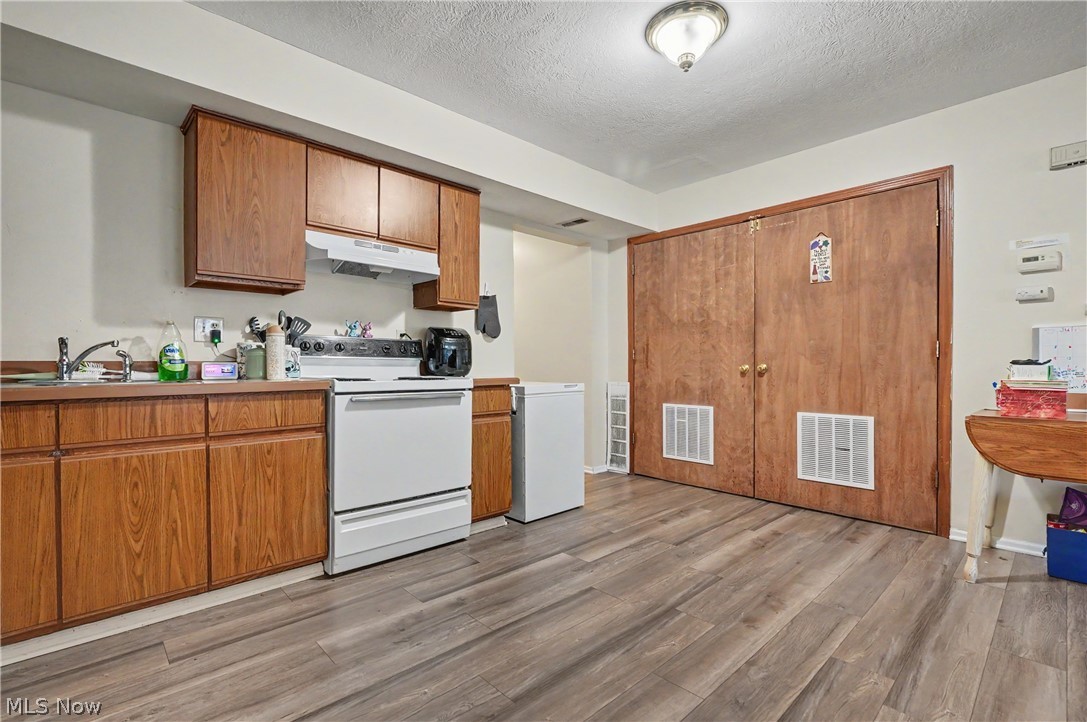 1537 Whitehall Boulevard Kent OH 44240