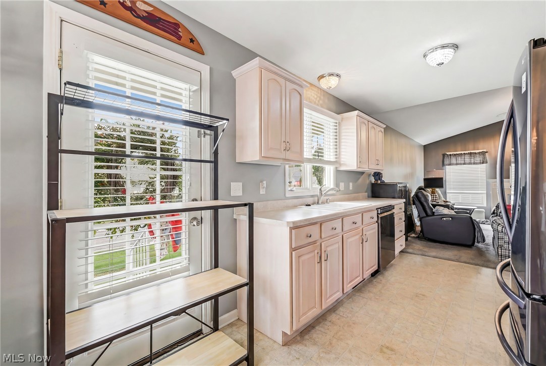 603 S Raccoon Road Austintown OH 44515