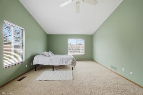 4557 Saint James Circle NW Canton OH 44708