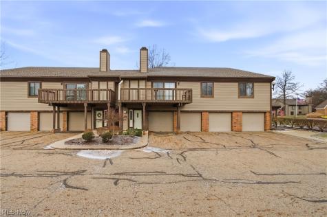 4557 Saint James Circle NW Canton OH 44708