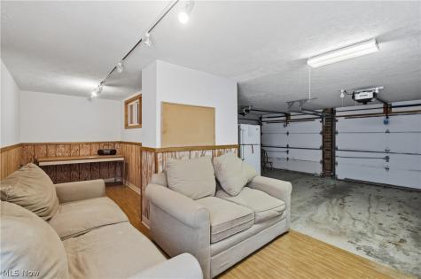 4557 Saint James Circle NW Canton OH 44708