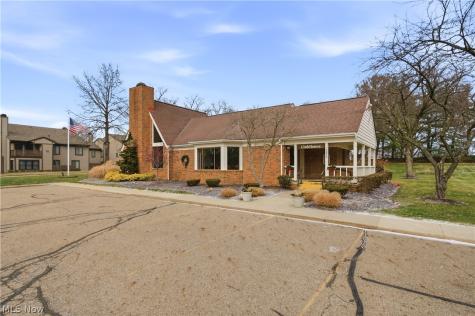4557 Saint James Circle NW Canton OH 44708