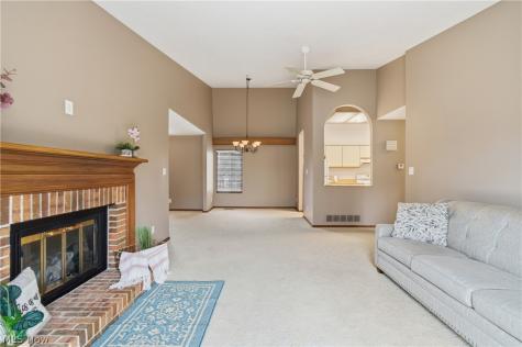 4557 Saint James Circle NW Canton OH 44708