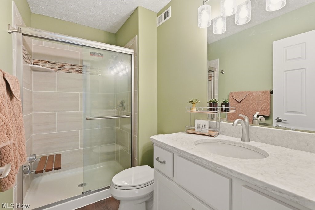 5653 Gateway Lane Brook Park OH 44142