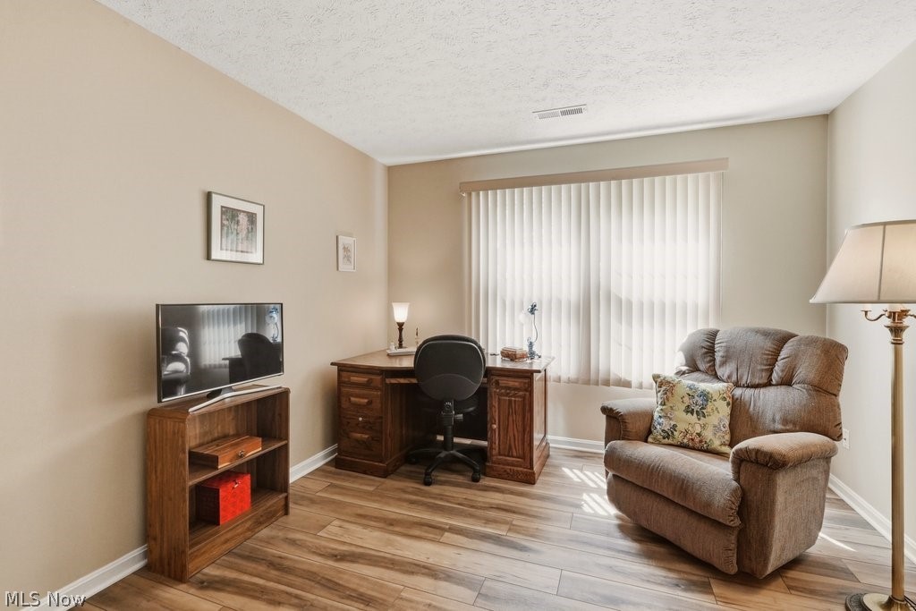 5653 Gateway Lane Brook Park OH 44142