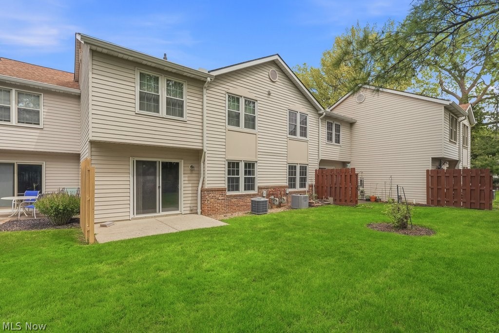 5653 Gateway Lane Brook Park OH 44142