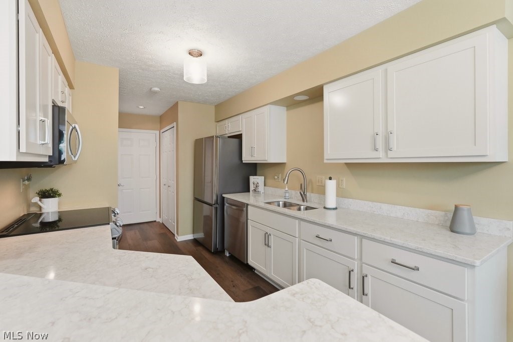 5653 Gateway Lane Brook Park OH 44142