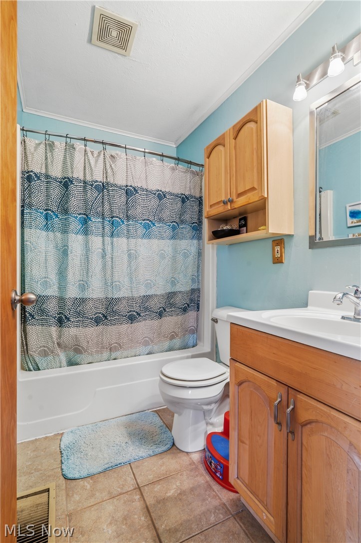 2551 Royal County Down Uniontown OH 44685
