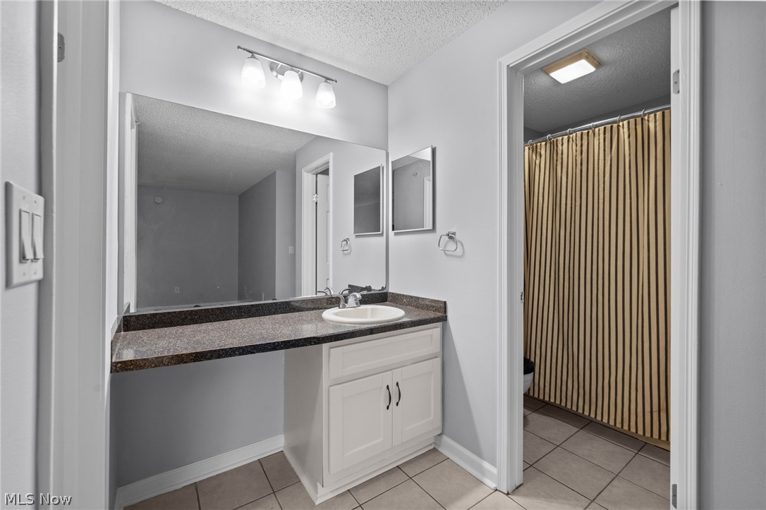 220 Fox Hollow Drive Mayfield Heights OH 44124