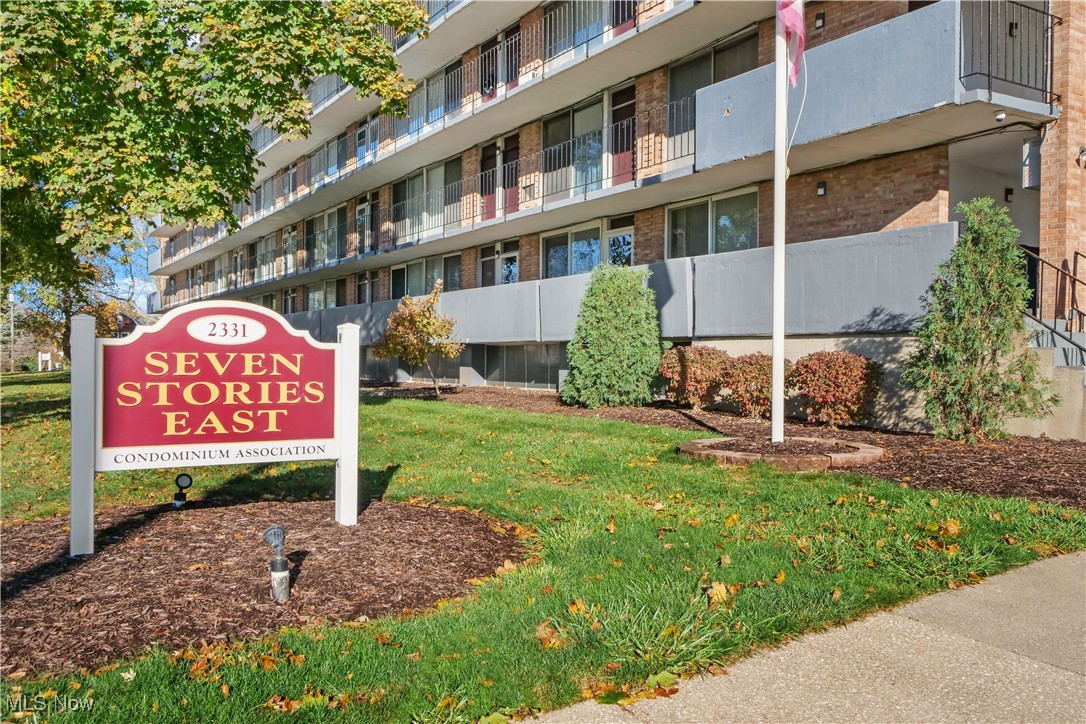 Akron OH, 2331 E Market Street, Unit 204