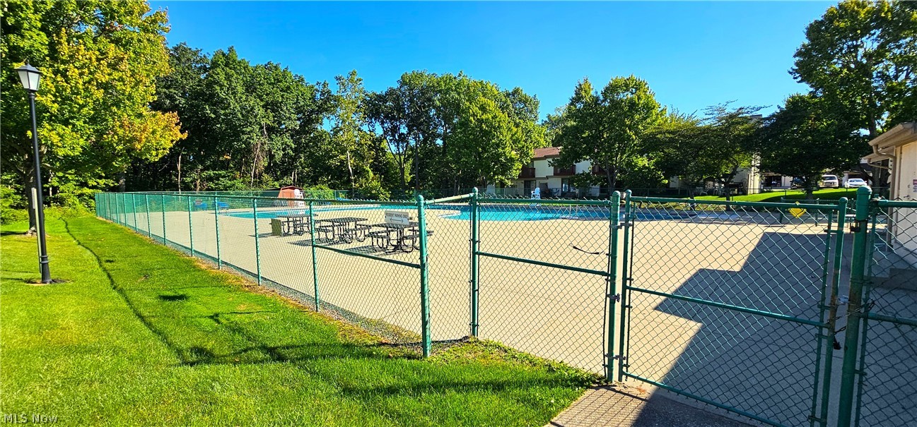 5565 Treetop Court Parma OH 44134