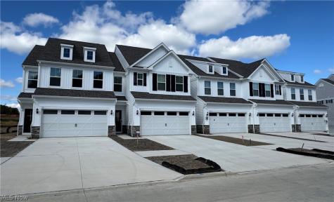940-2 Memory Lane Aurora OH 44202