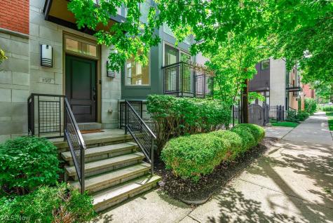 1517 W 32nd Street Cleveland OH 44113