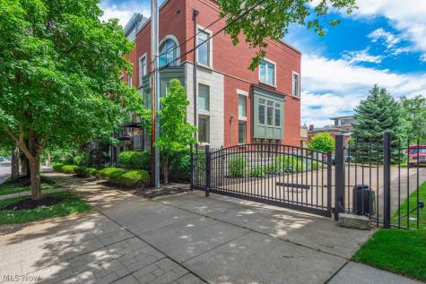 1517 W 32nd Street Cleveland OH 44113