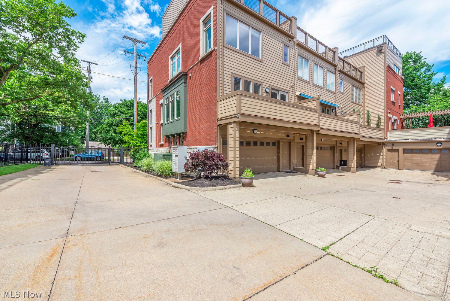 1517 W 32nd Street Cleveland OH 44113