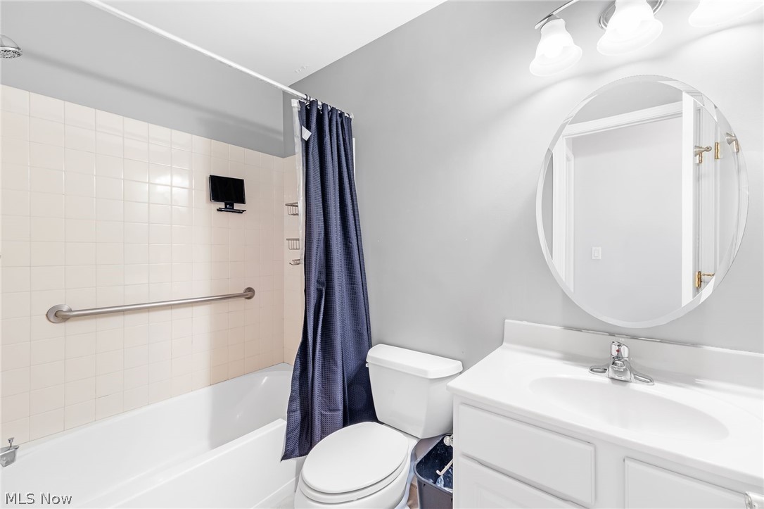 2885 Pease Drive Rocky River OH 44116