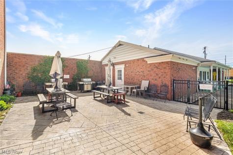 2885 Pease Drive Rocky River OH 44116