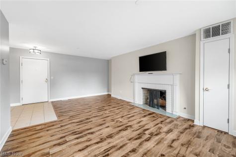 2885 Pease Drive Rocky River OH 44116