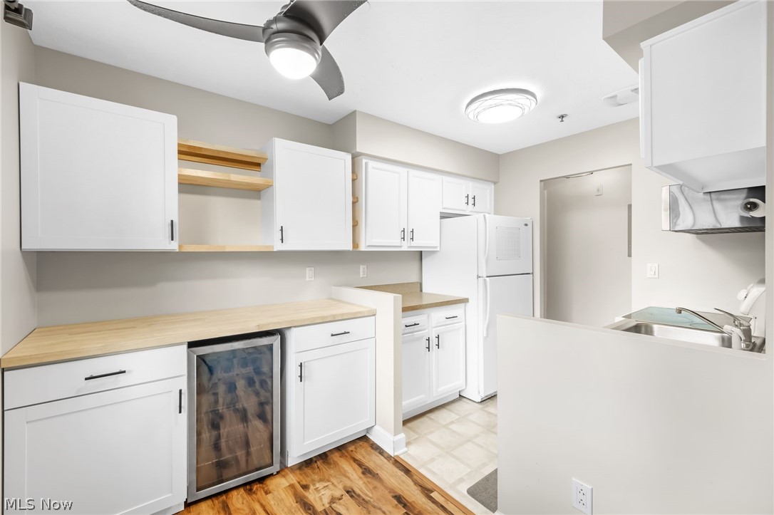 2885 Pease Drive Rocky River OH 44116