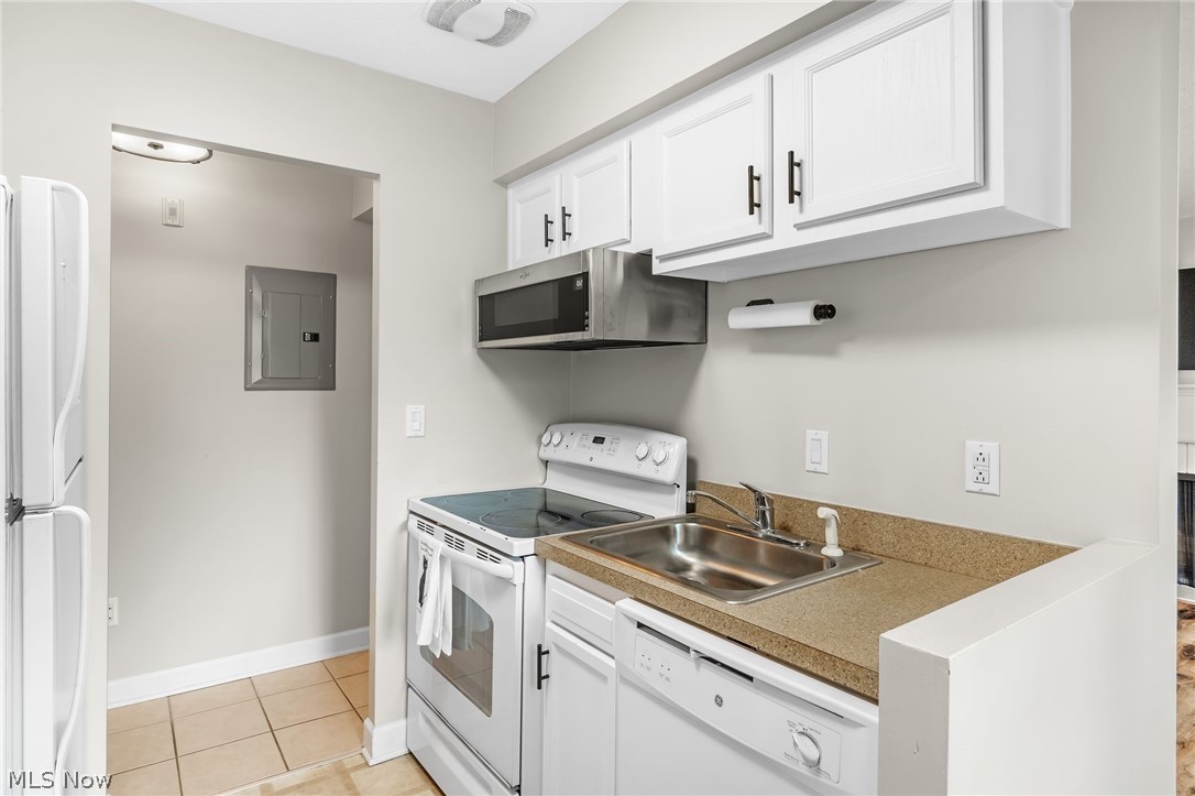 2885 Pease Drive Rocky River OH 44116