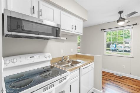 2885 Pease Drive Rocky River OH 44116