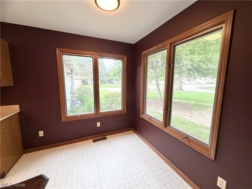 15450 Roxboro Drive Drive Middleburg Heights OH 44130