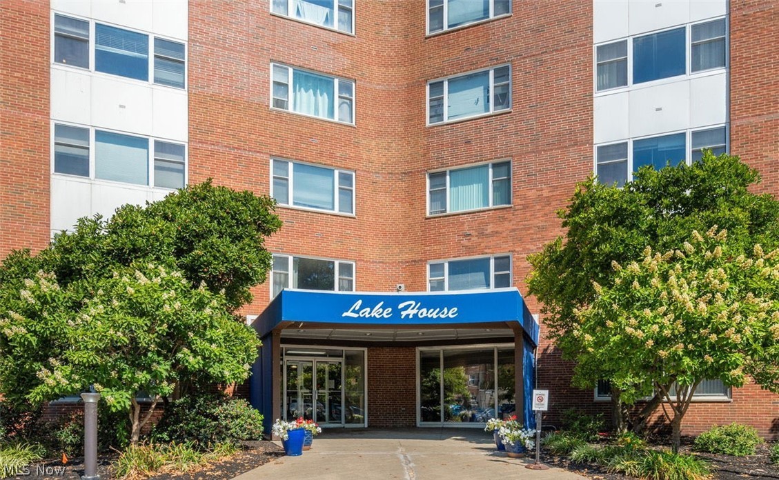 11850 Edgewater Drive Lakewood OH 44107