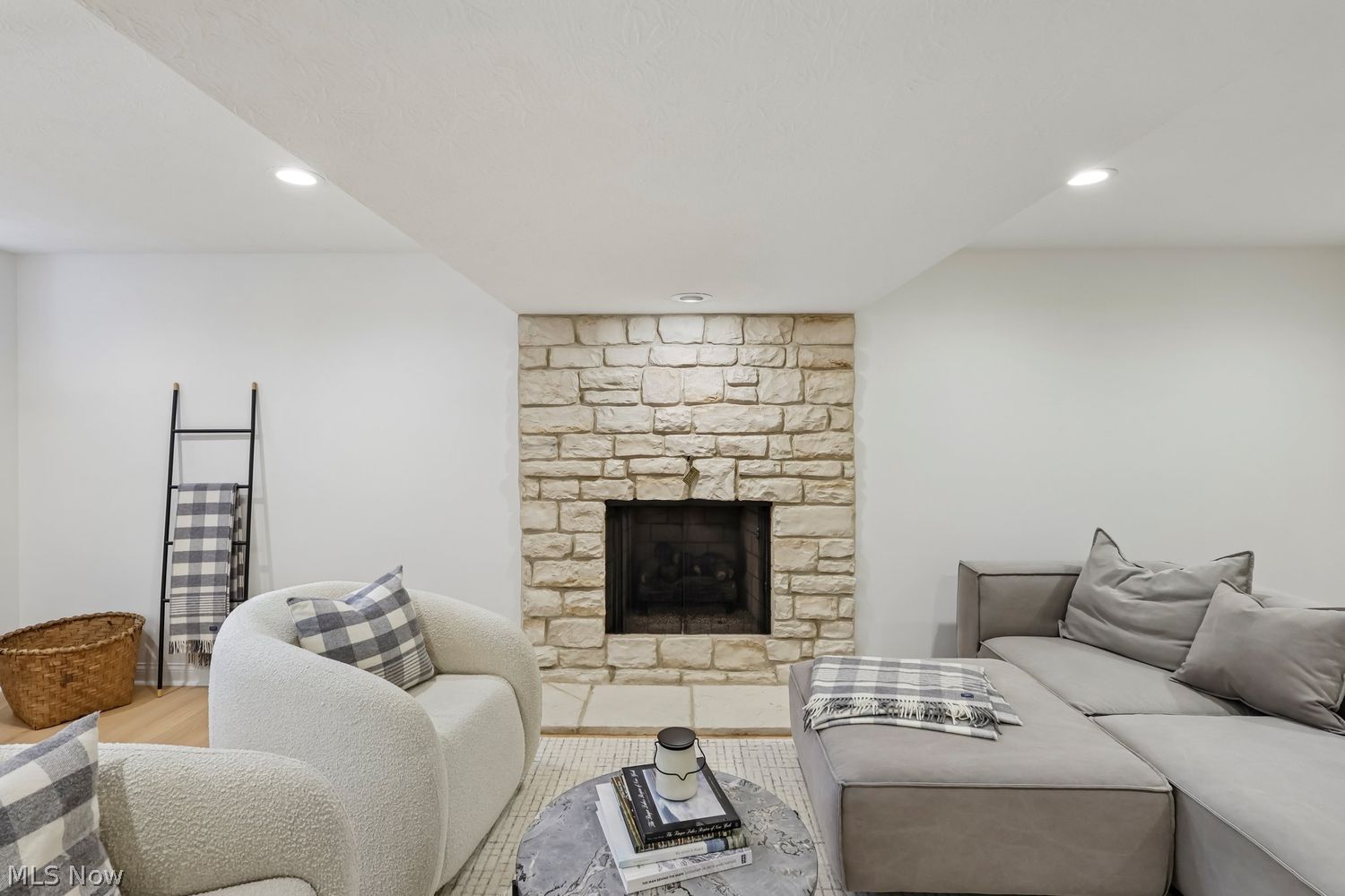 22480 Lake Road Rocky River OH 44116