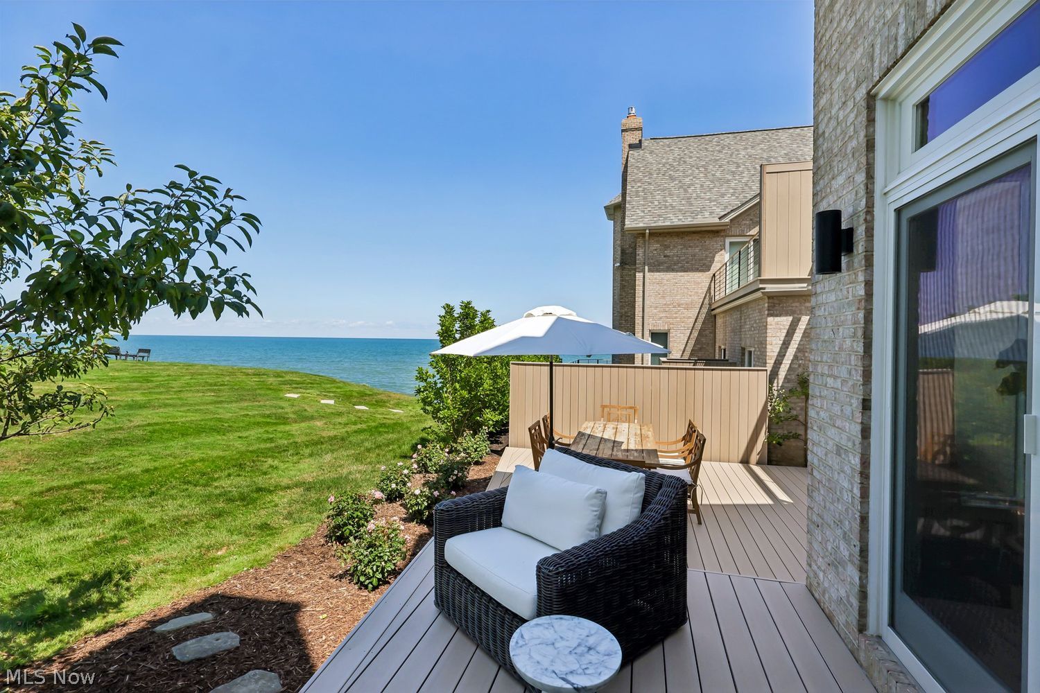 22480 Lake Road Rocky River OH 44116