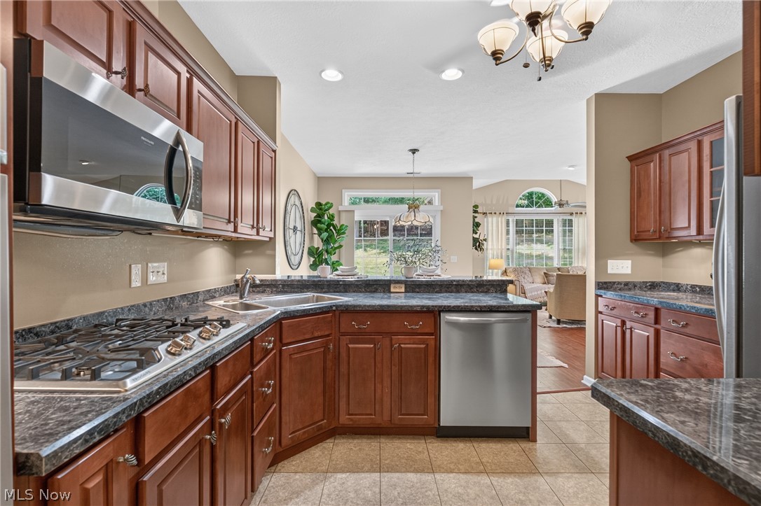 5645 Clingan Road Struthers OH 44471