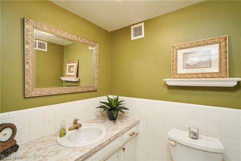 255 N Portage Path Akron OH 44303