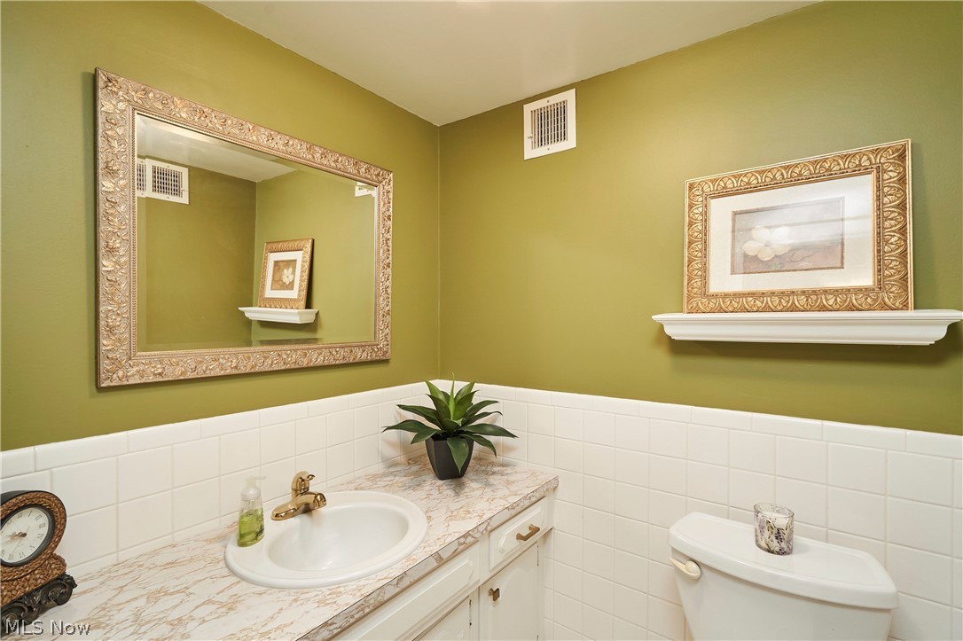 255 N Portage Path Akron OH 44303