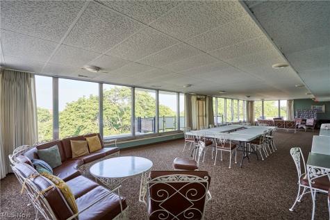255 N Portage Path Akron OH 44303