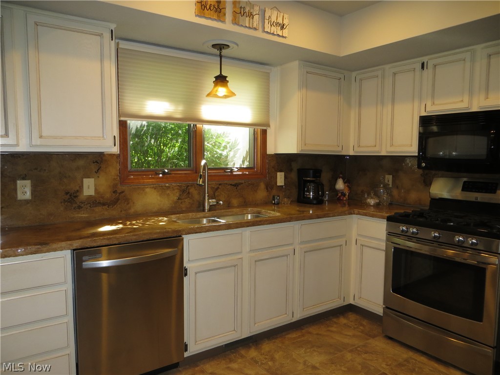 18606 Buccaneer Creek Drive Strongsville OH 44136