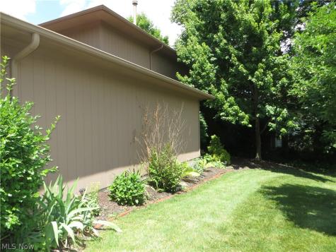 18606 Buccaneer Creek Drive Strongsville OH 44136