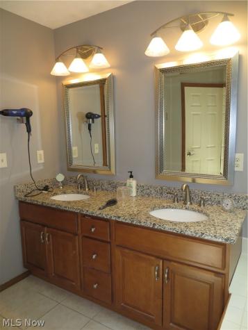 18606 Buccaneer Creek Drive Strongsville OH 44136