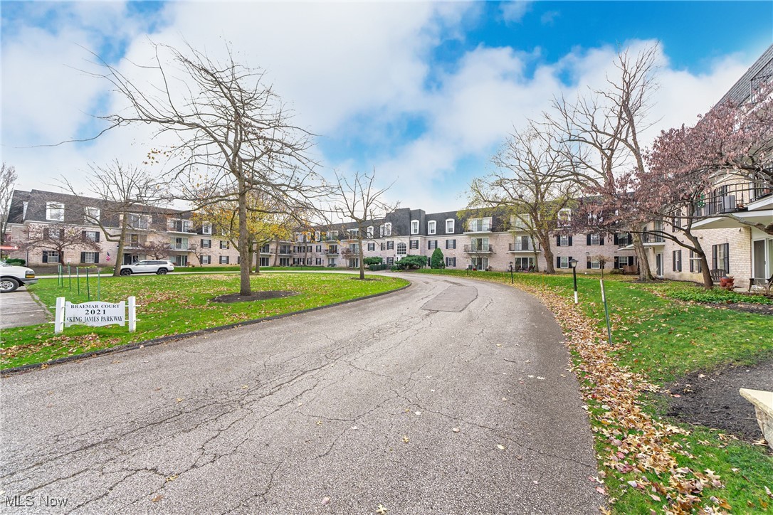 2021 King James Parkway Westlake OH 44145
