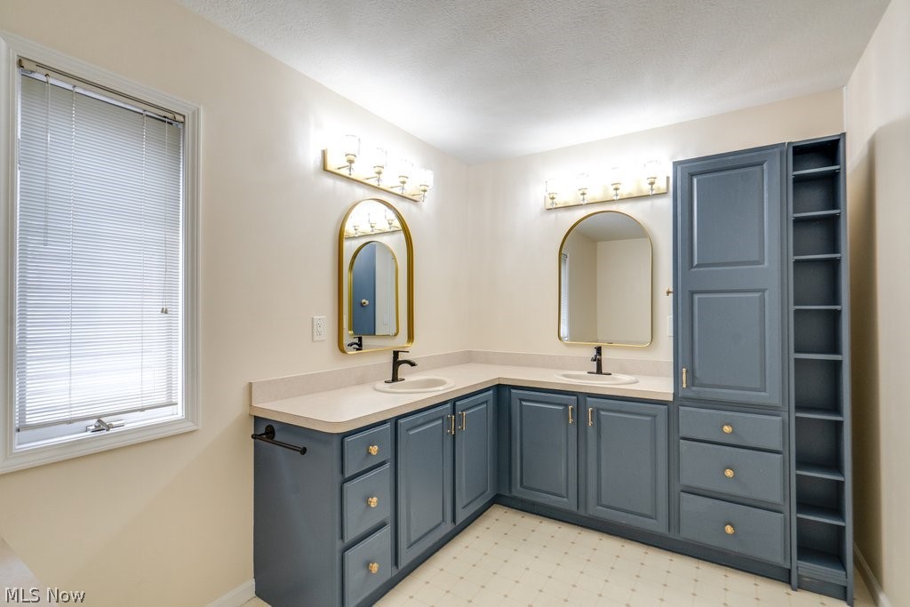 4505 Oakhill Boulevard Lorain OH 44053