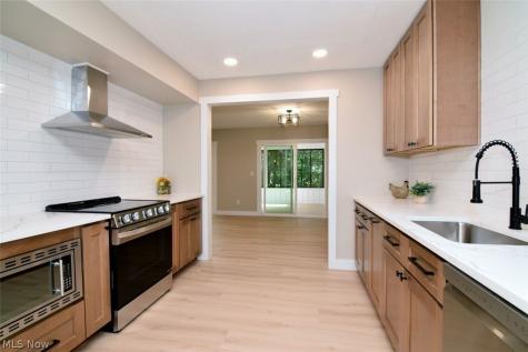 680-26 Fairington Drive Aurora OH 44202