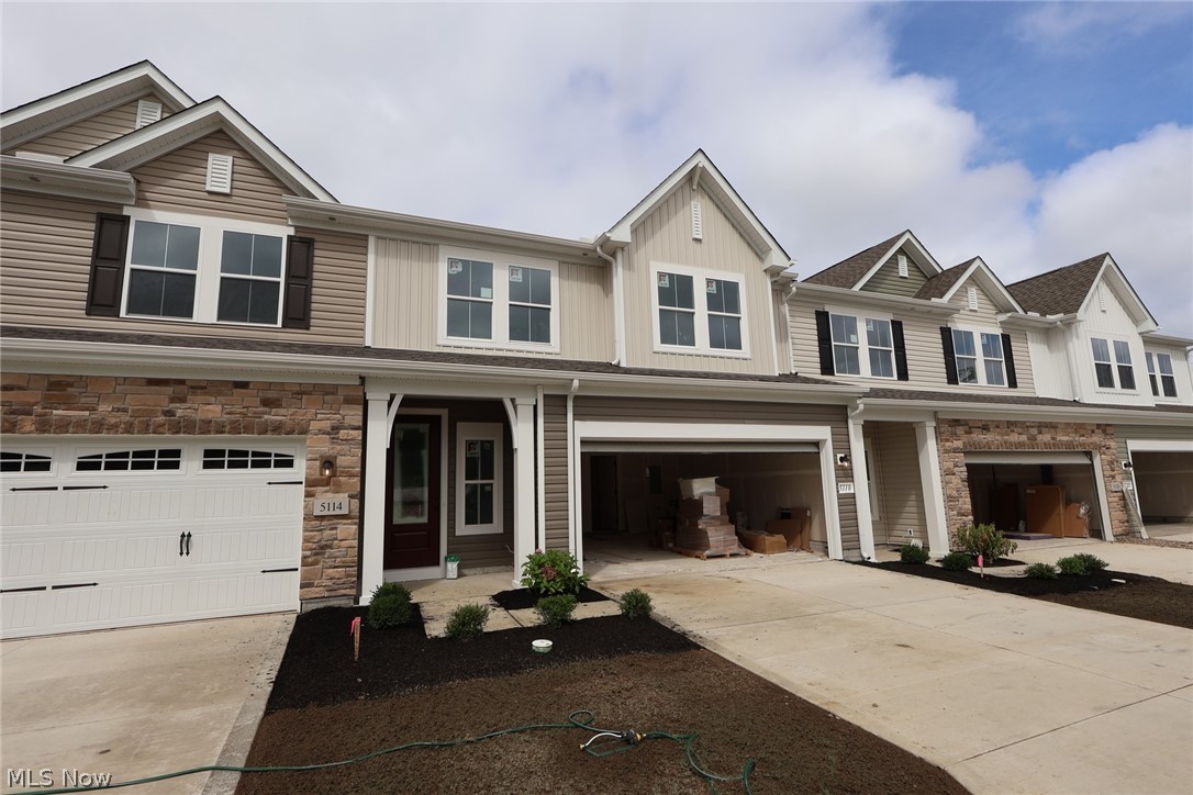 5112 Shepherds Glen Willoughby OH 44094